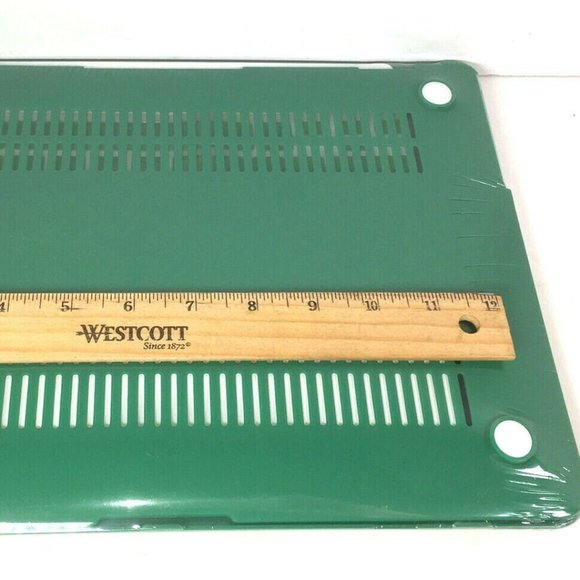 iBenzer Macbook Green Soft Skin Case 13” - Picture 9 of 12